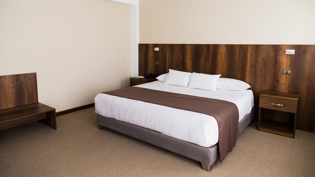 Hotel Villa Del Carmen อาเรกิปา ภายนอก รูปภาพ