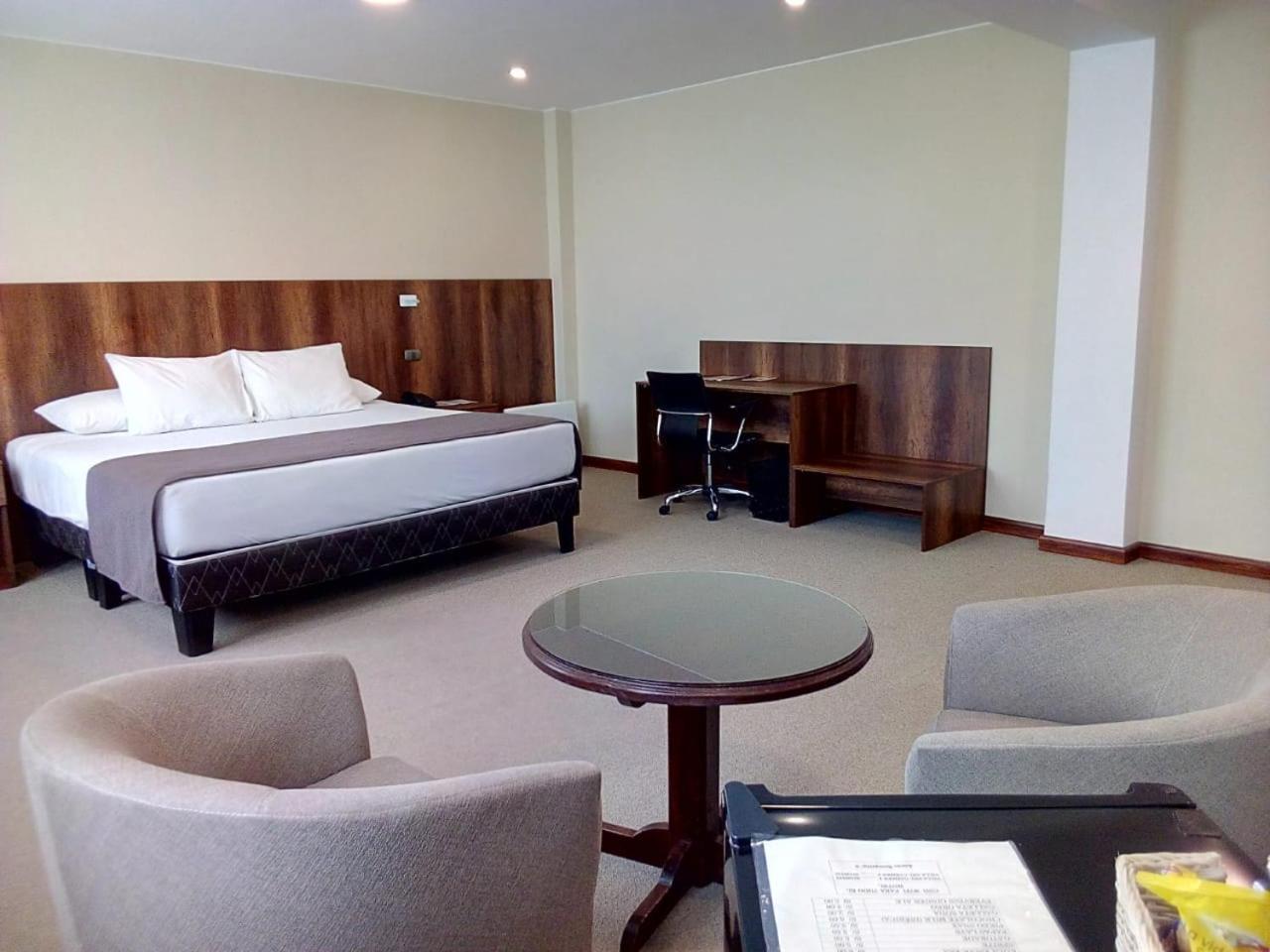 Hotel Villa Del Carmen อาเรกิปา ภายนอก รูปภาพ